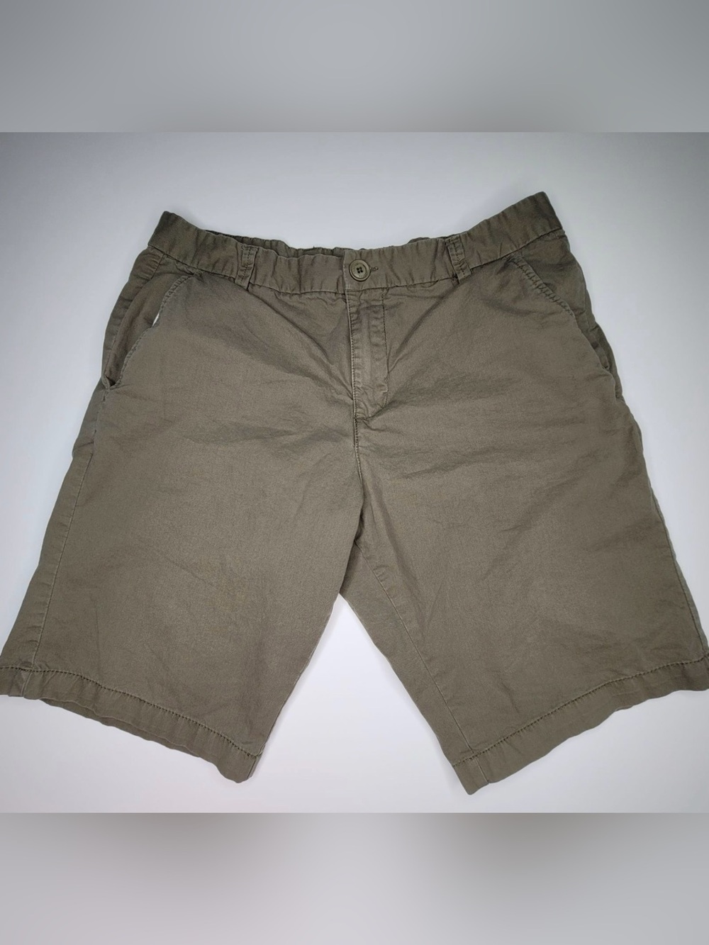 French Connection Men’s Shorts Size 34 Olive